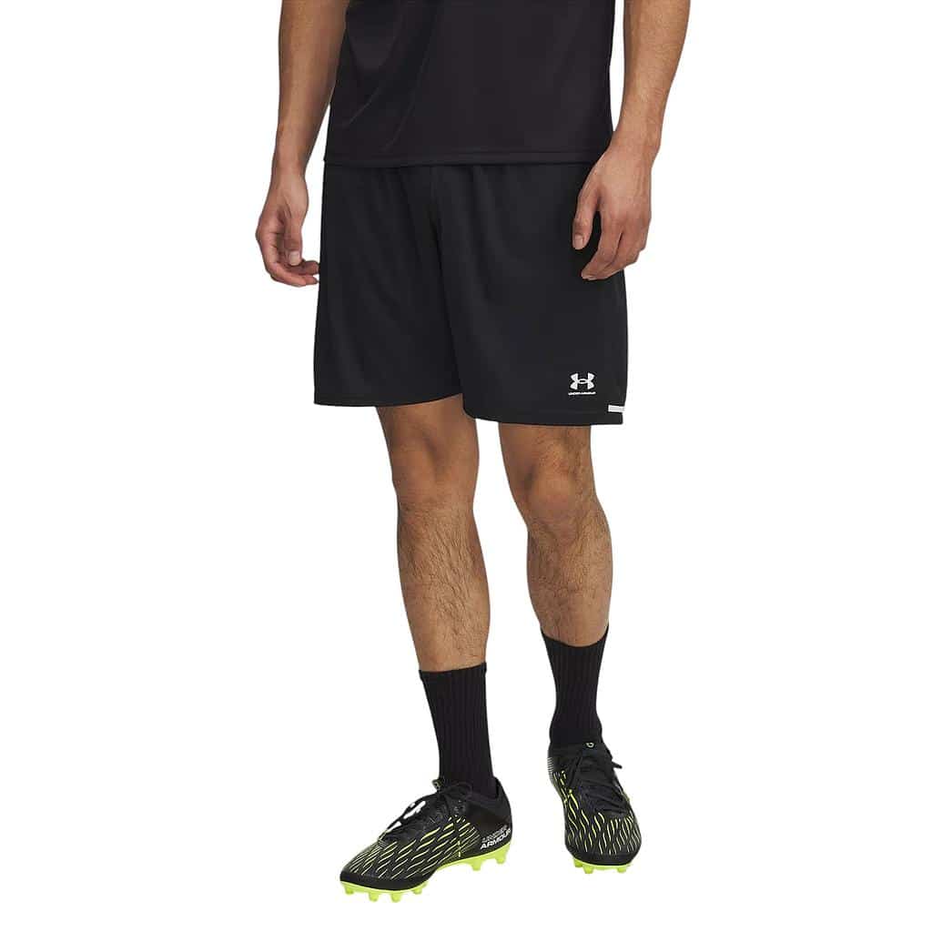 Shorts UA Challenger negro para hombre